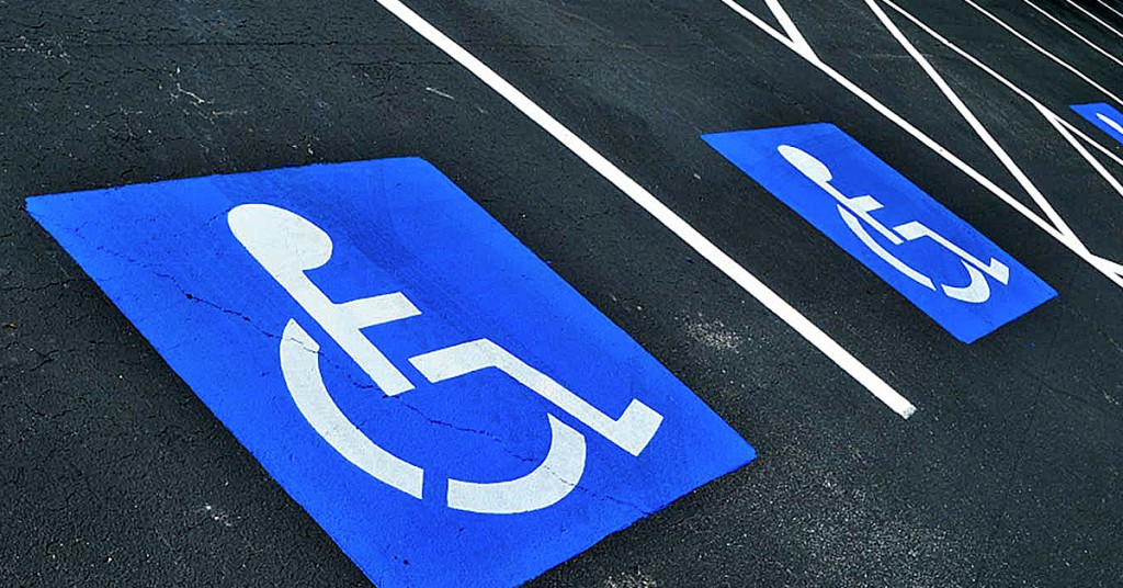Pessoas portadoras de necessidades especiais e pessoas com deficiência